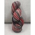 Aade Lõng Vironvilla 8/2 vyyhti monivärinen Red-grey-black n. 250g