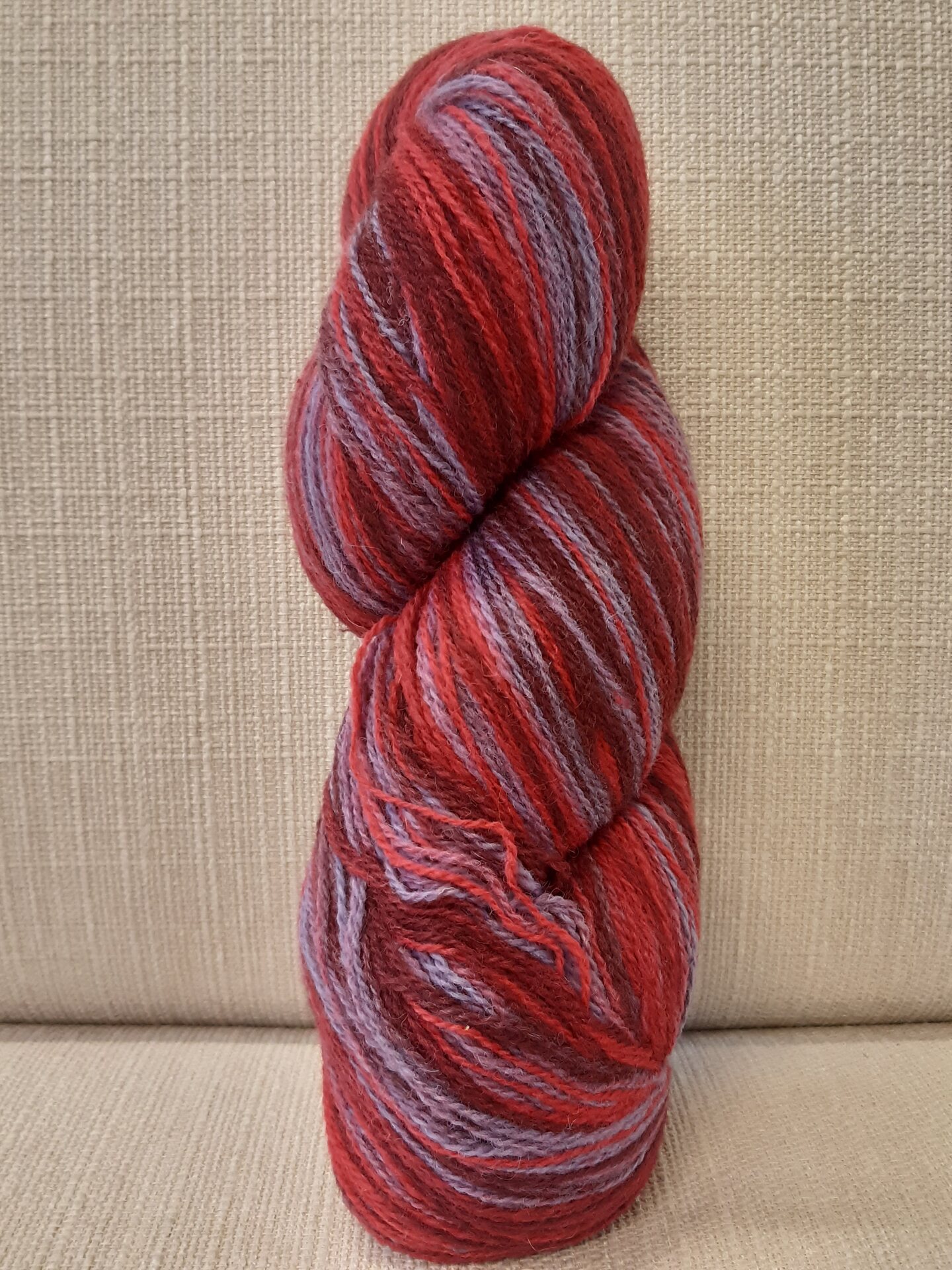 Aade Lõng Vironvilla 8/2 vyyhti monivärinen Red Berries n. 210g