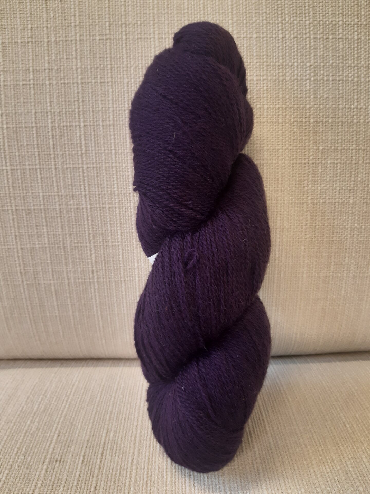 Aade Lõng Vironvilla 8/2 vyyhti yksivärinen Dark Lila n. 200g