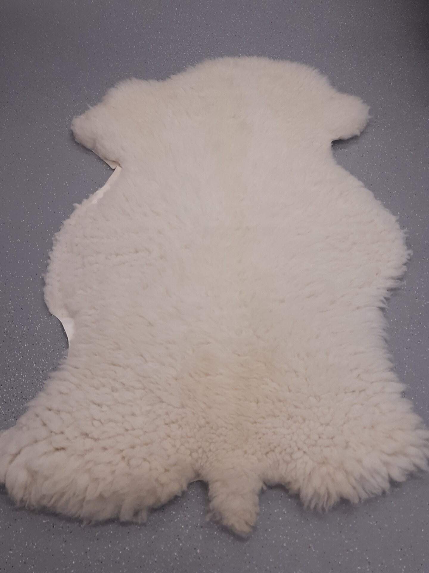 Kotimainen lampaantalja Luonnonvalkoinen