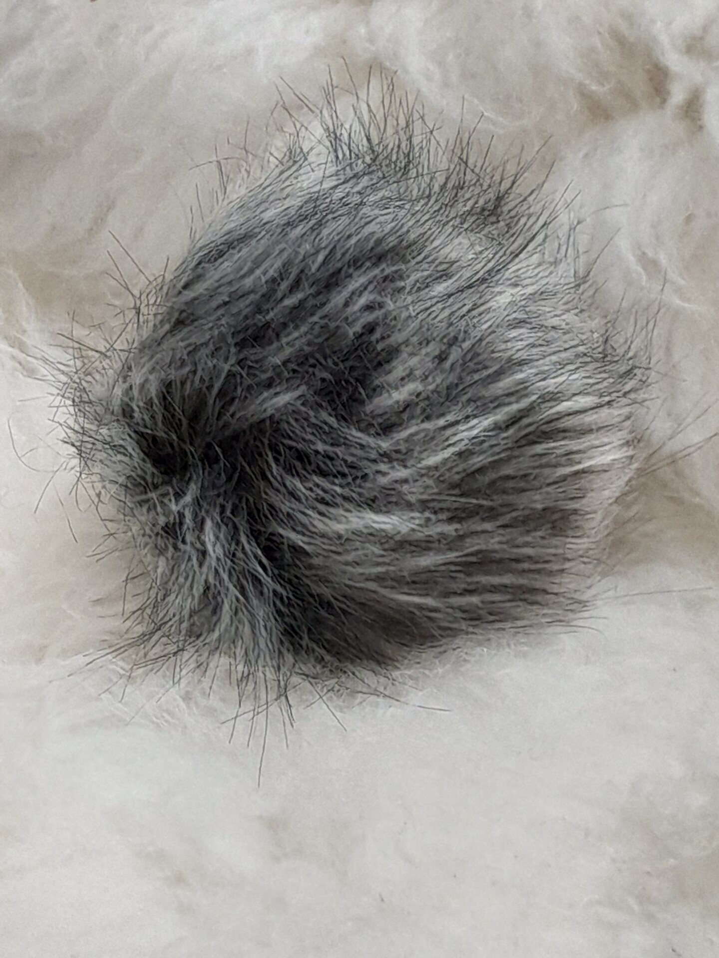 Pompons tupsu 12cm Harmaa mix