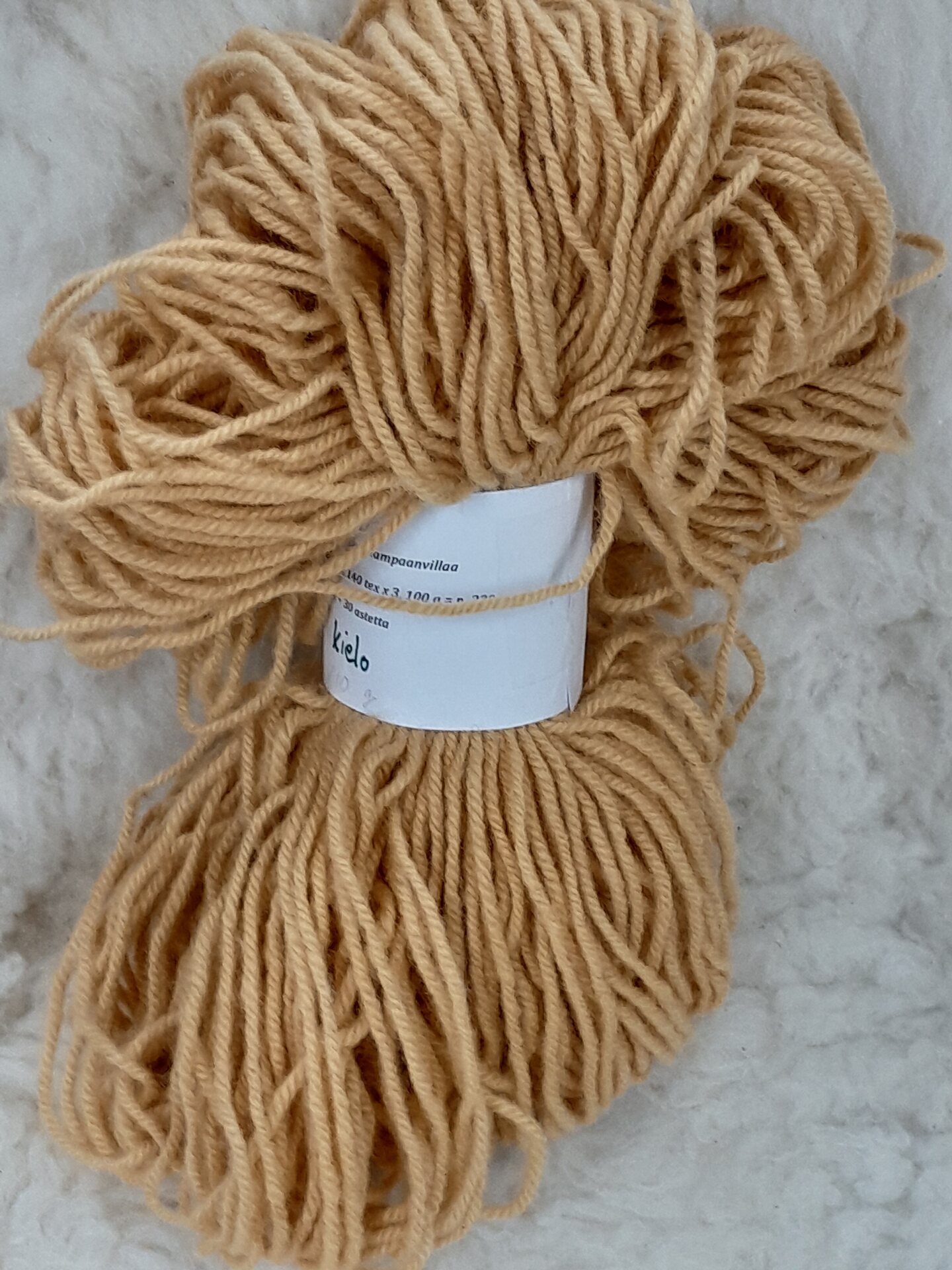 Kasvivärjätty sukkalanka 140x3, 100g n.230m Kielo