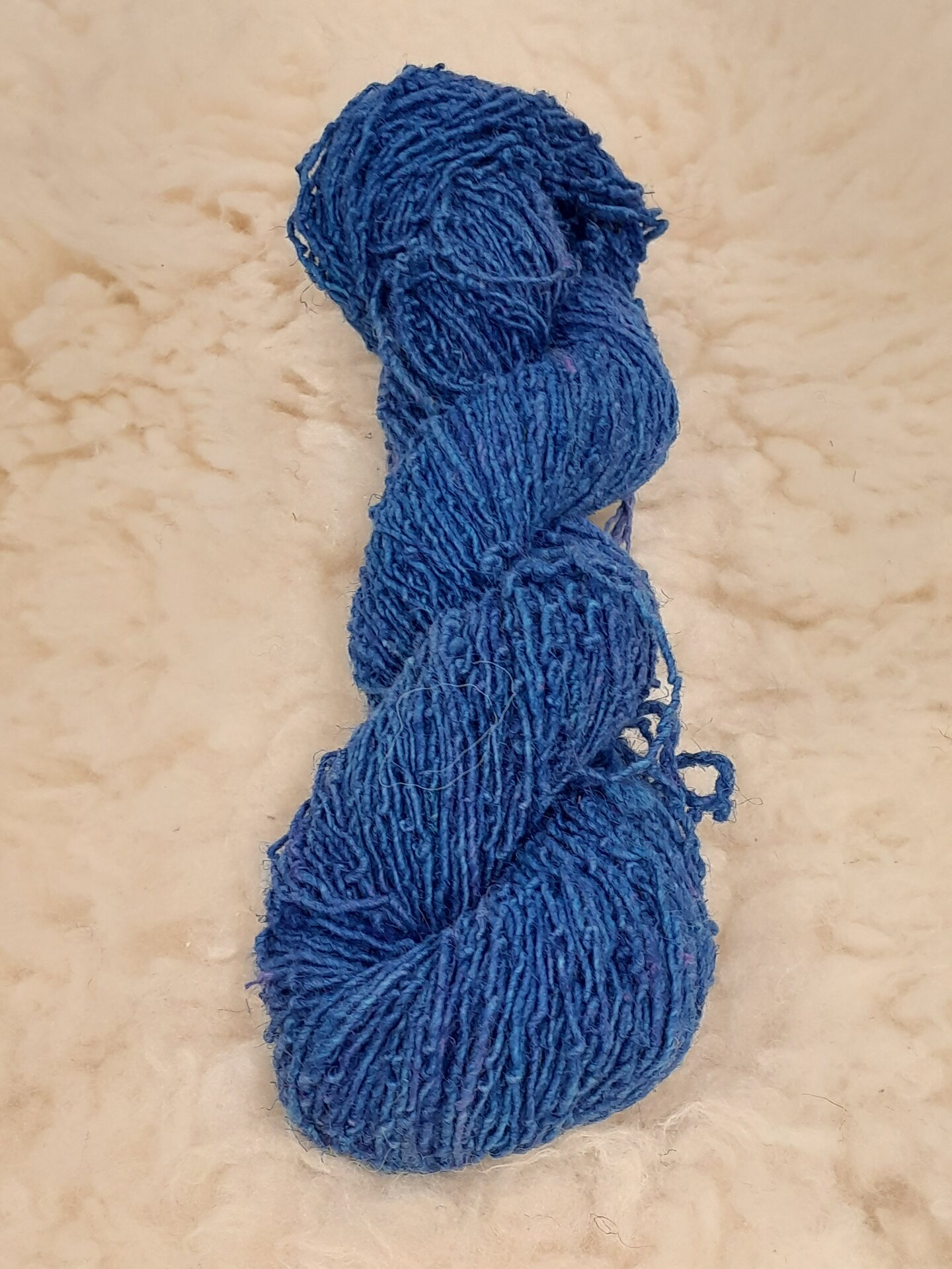 Nokkonen, konekehrätty Kirkas sininen