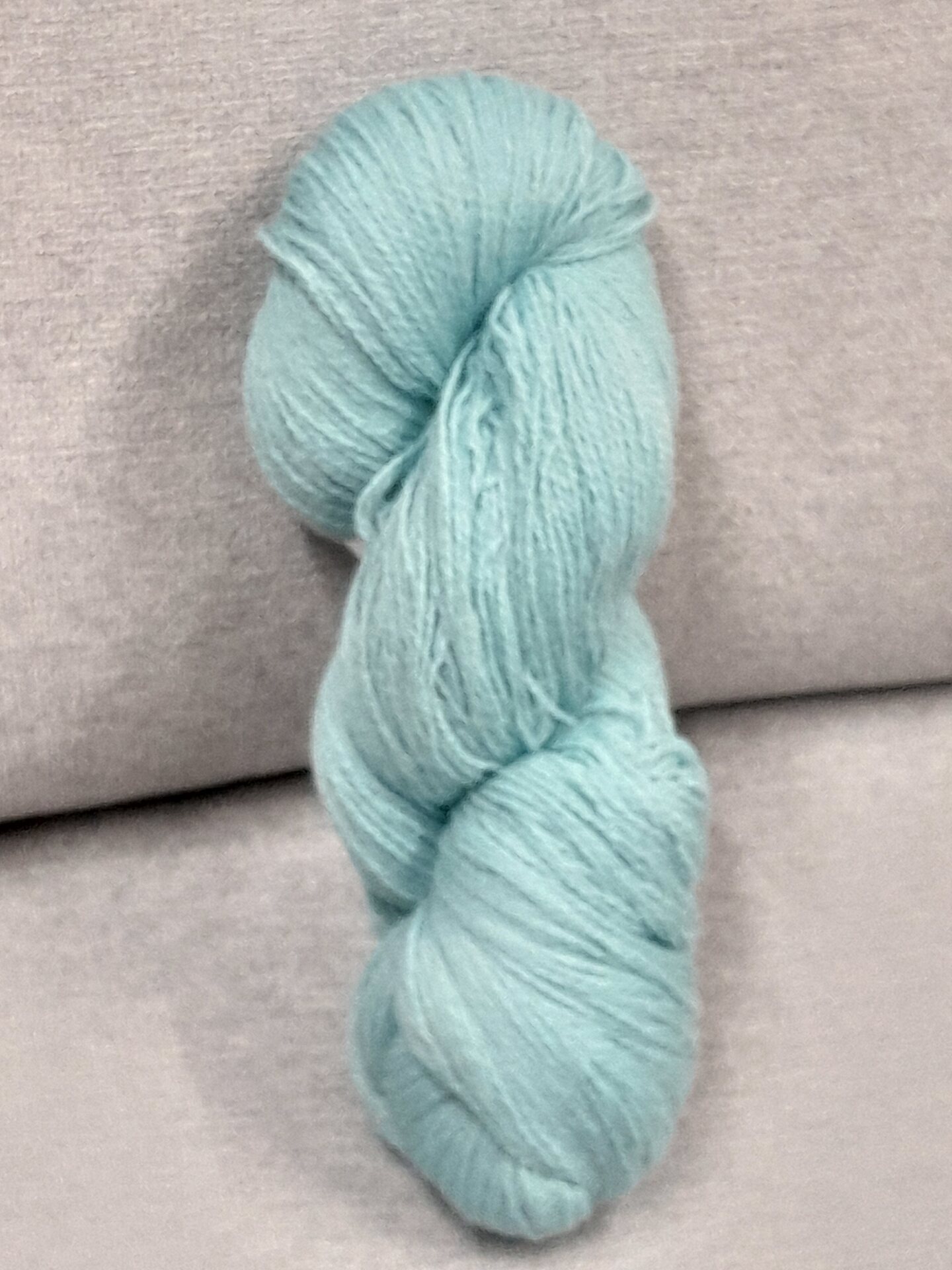 Aade Lõng Vironvilla 8/2 vyyhti yksivärinen Light Mint n. 210g