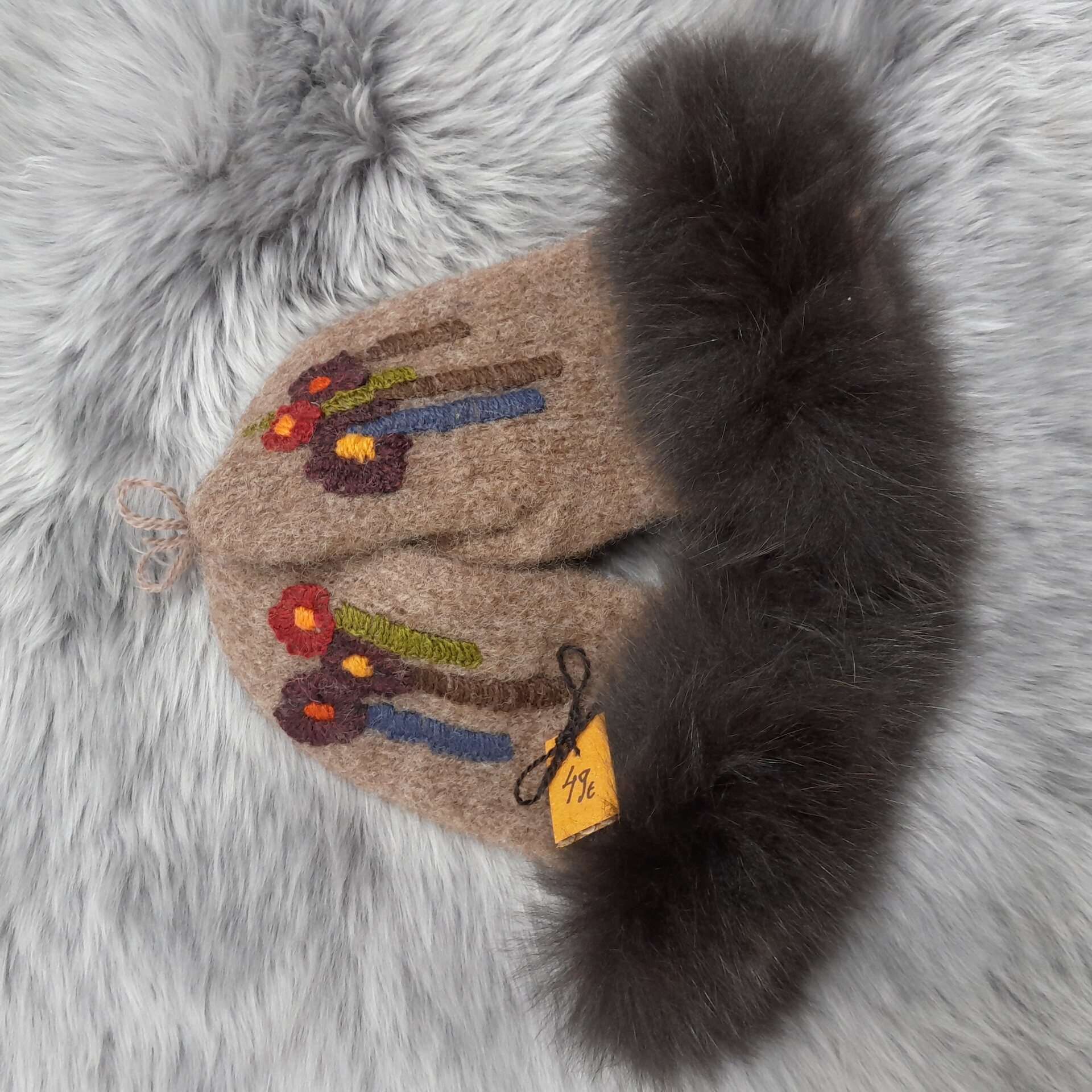 Tuula Tanner Vanutetut vanttuut turkiksella M