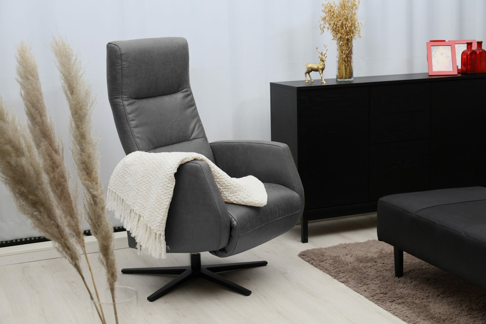 Huonekalukeidas-mallisto Hopper mekanismituoli kaasujousella Vindis Harmaa