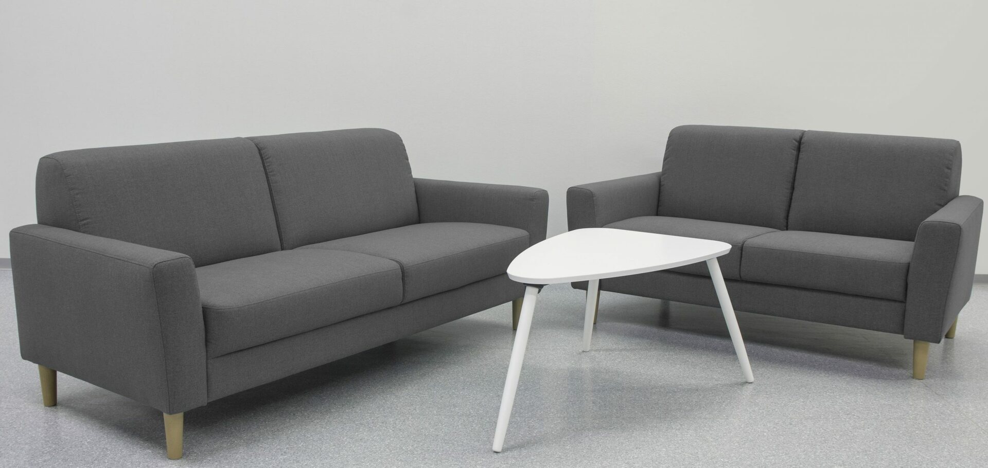 Huonekalukeidas-mallisto Hovi 3+2 sohvakalusto Piko T.harmaa