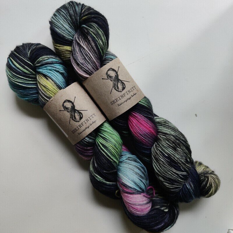 Skeinfinity Ohkanen merinosukkanen Revontuli