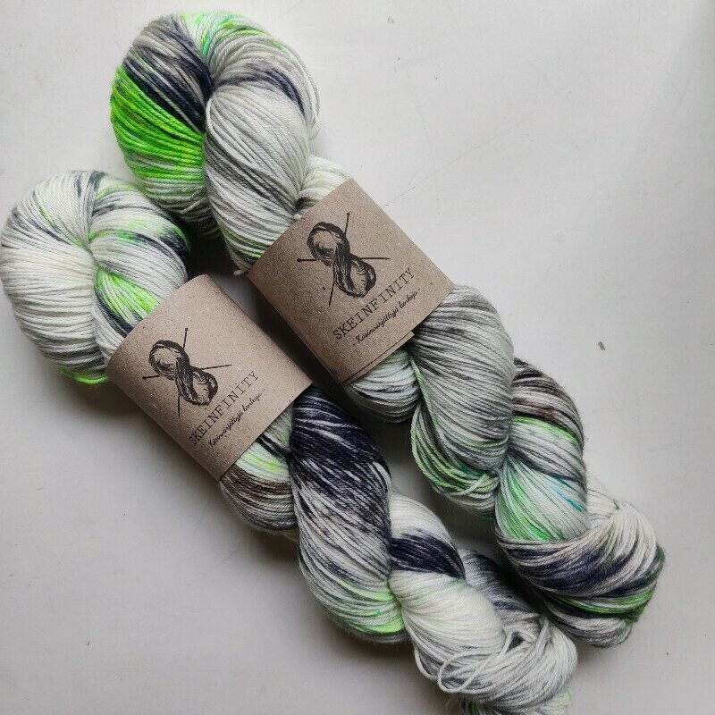 Skeinfinity Ohkanen merinosukkanen Kesäkoivu