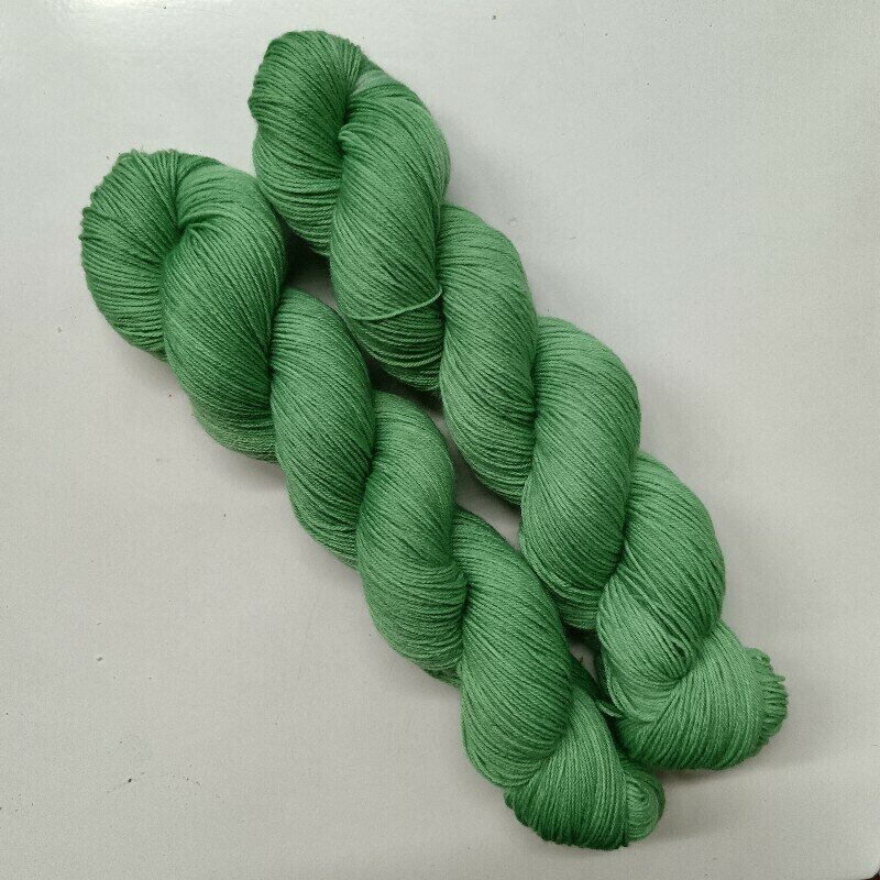 Skeinfinity Ohkanen merinosukkanen Kuusi