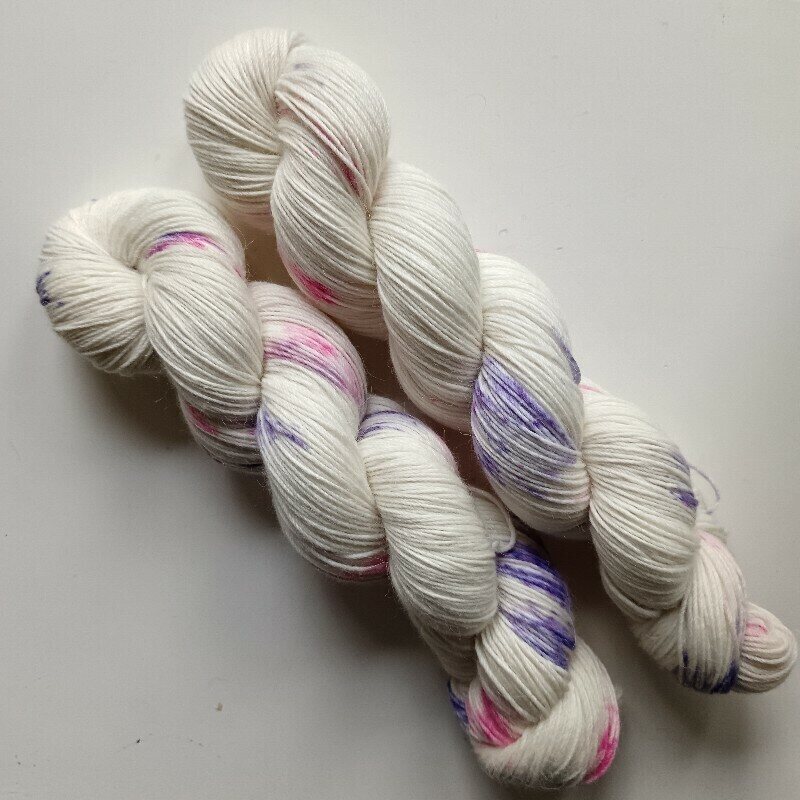 Skeinfinity Ohkanen merinosukkanen Sylvia