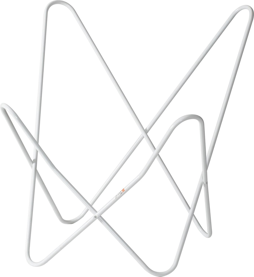 Huonekalukeidas-mallisto Varax lepakkotuolin runko ja keinonahka päällinen. Valkoinen