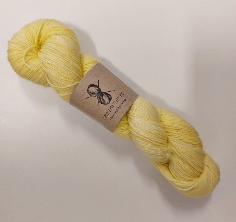 Skeinfinity Ohkanen merinosukkanen Hellou