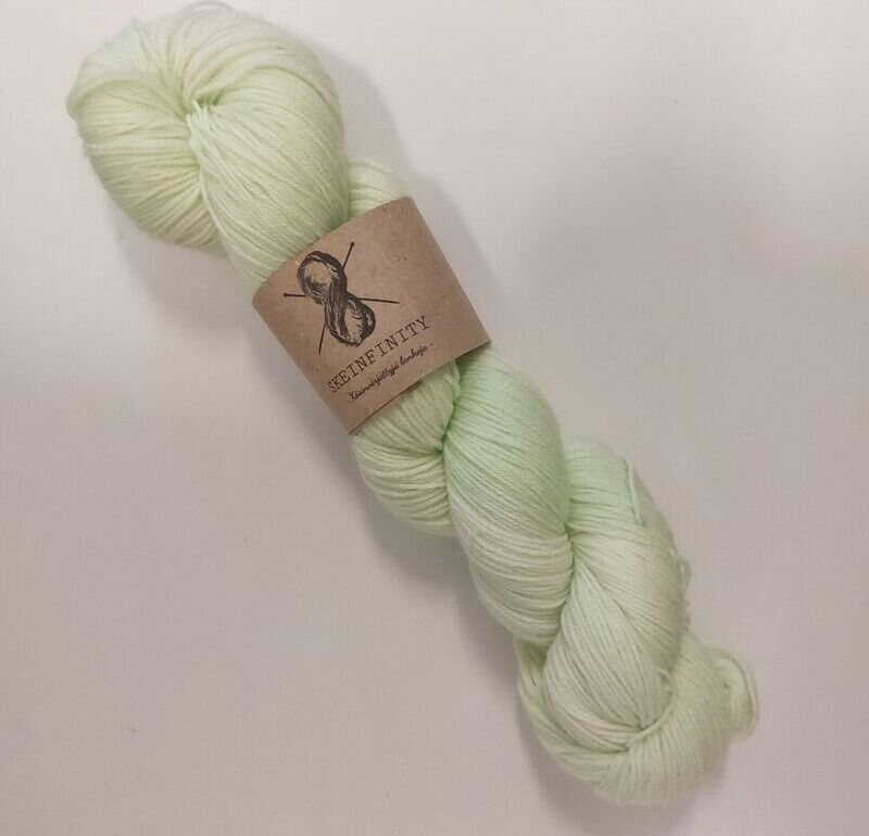 Skeinfinity Ohkanen merinosukkanen Usva