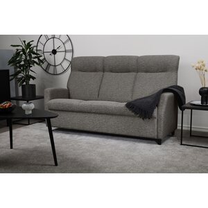 Huonekalukeidas-mallisto Kick 3-istuttava sohva. Zoi-kangasverhoilulla.