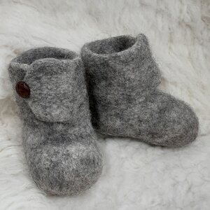 Huovutetut vauvan tossut PDF-ohje